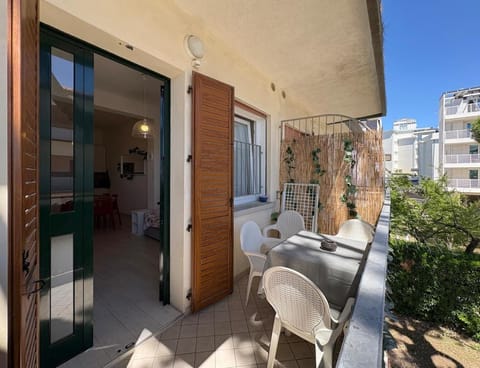 Patio, Day, View (from property/room), Balcony/Terrace, Living room, Seating area