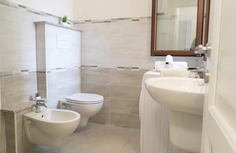 New APT La Caletta, Comfort and Veranda with Sea View Apartment in La Caletta