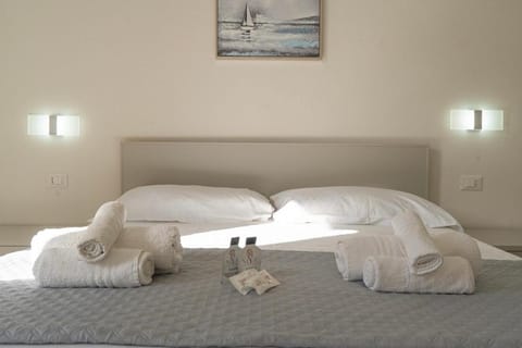 New APT La Caletta, Comfort and Veranda with Sea View Apartment in La Caletta