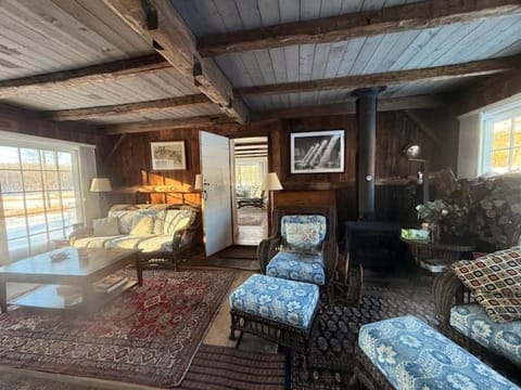 Darius' 2-Room Suite Apartment in Sharon