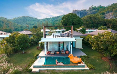 Property building, Patio, Day, Natural landscape, Garden, Garden view, Mountain view, Pool view, Swimming pool