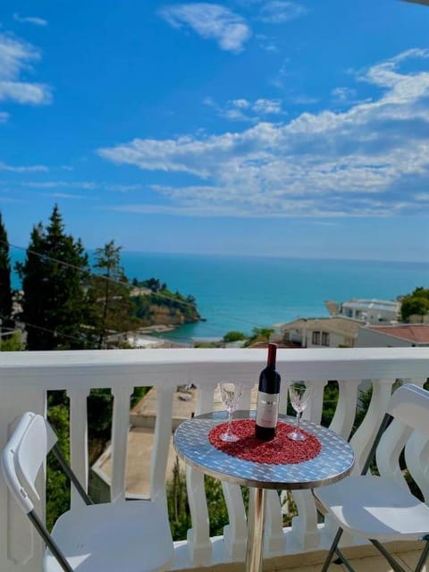 View (from property/room), Balcony/Terrace, Dining area, Sea view