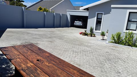 Flip-Flops Apartment in Hermanus