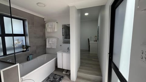 Flip-Flops Apartment in Hermanus