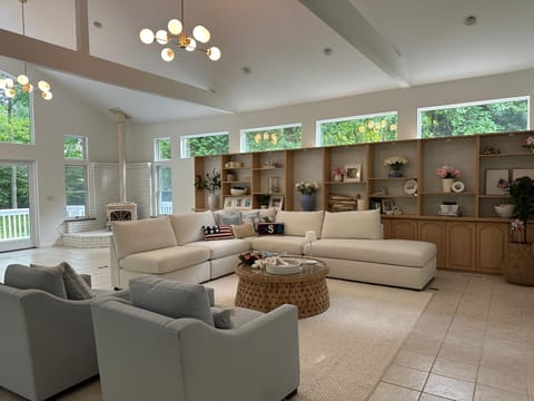 Seating area, Family
