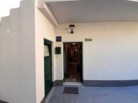 Apartman Srećko Apartment in Brela