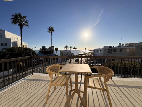 Natural landscape, Balcony/Terrace, Sea view