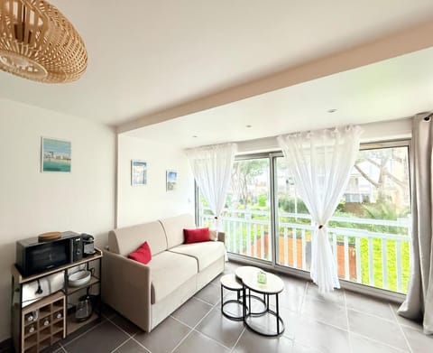 TV and multimedia, View (from property/room), Living room, Seating area