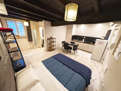 Bed, Living room, Photo of the whole room, Bedroom