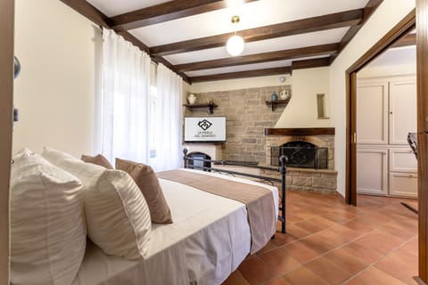 Bed, TV and multimedia, heating, internet, minibar