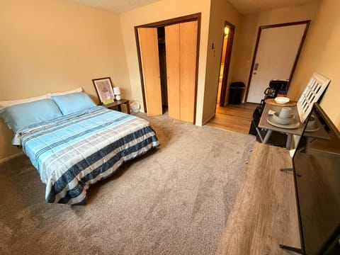Private Suite near NDSU and Fargodome Inn in Moorhead