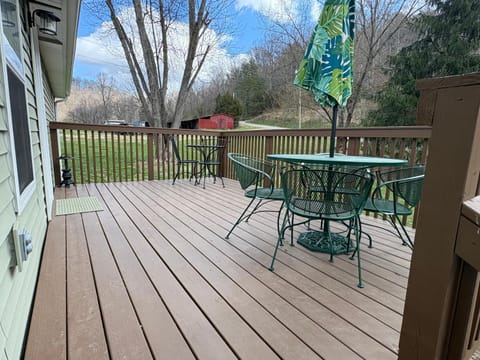 Rosey's Retreat House in Norris Lake