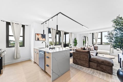 Kitchen or kitchenette, Living room