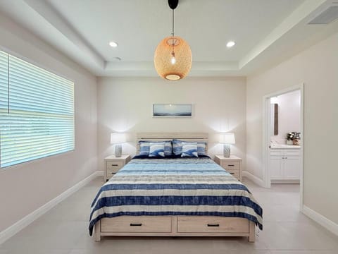 Modern 3BR Home Near Busch Gardens & Downtown House in Tampa