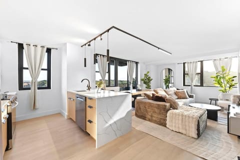 Kitchen or kitchenette, Living room