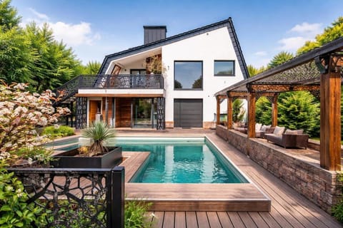 Property building, Garden