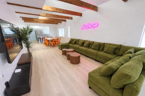 Sleeps 16, 1min Walk To The Beach, Heated PoolSpa House in South Padre Island