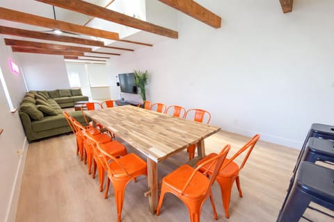 Sleeps 16, 1min Walk To The Beach, Heated PoolSpa House in South Padre Island