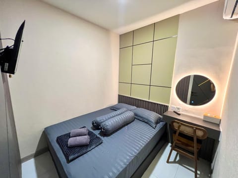 Bed, Bedroom, air conditioner