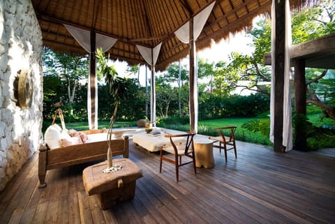 Patio, Facade/entrance, Balcony/Terrace, Lobby or reception, Floor plan