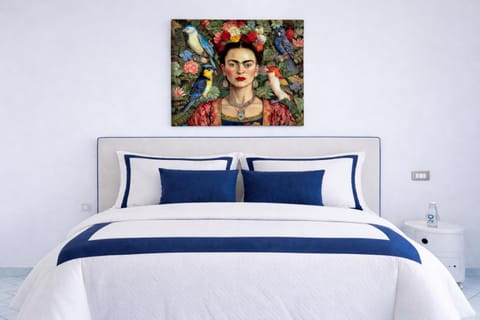 Bed, Photo of the whole room, Decorative detail, Bedroom