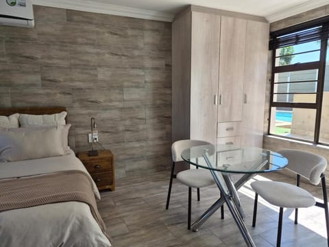 Somerset Garden Studio Bed and Breakfast in Cape Town