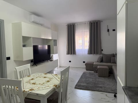 TV and multimedia, Living room, Dining area