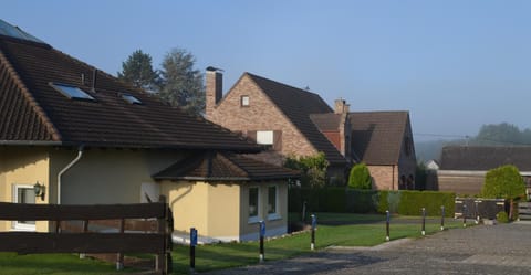 Property building, Neighbourhood