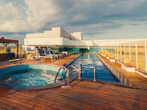 Day, Natural landscape, Pool view, Swimming pool, sunbed