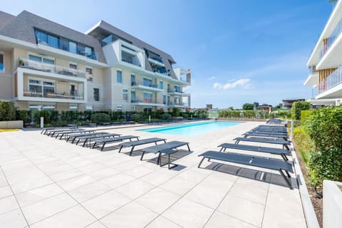 Balcony/Terrace, Pool view, Swimming pool, Swimming pool, Open Air Bath
