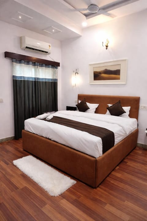 Bedroom, air conditioner
