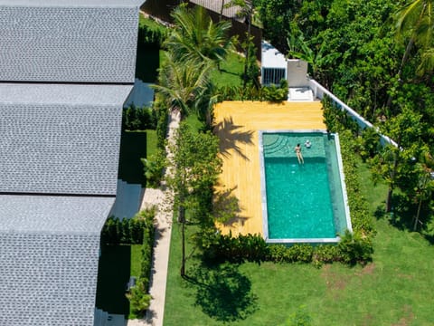 Property building, Bird's eye view, Garden, Swimming pool