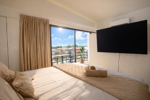 Bed, TV and multimedia, Bedroom