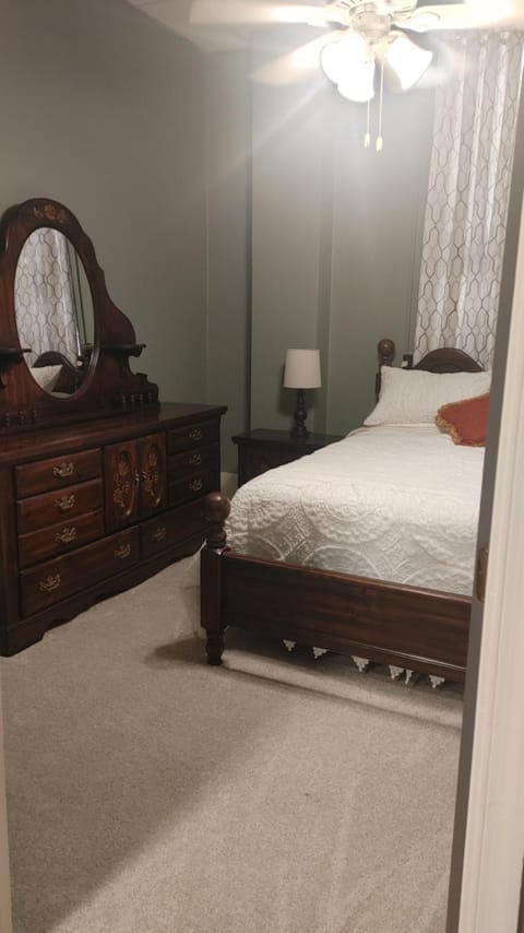 Evergreen Fog Apartment in Cumberland