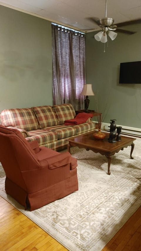 Evergreen Fog Apartment in Cumberland