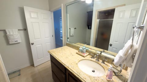 Sunset Bay Views - Private 3 Levels - Rooftop Patio House in South Padre Island