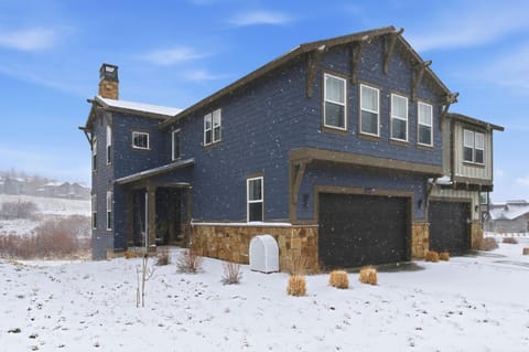 Belaview Hideout Retreat With Private Hot Tub House in Hideout