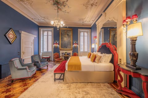 Bed, Seating area, Bedroom
