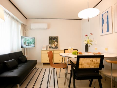 Living room, Seating area, Dining area, flat iron, air conditioner