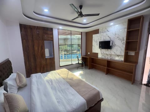 Bed, Photo of the whole room, Bedroom, air conditioner