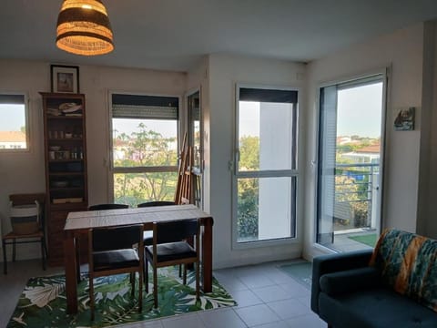 View (from property/room), Living room, Dining area