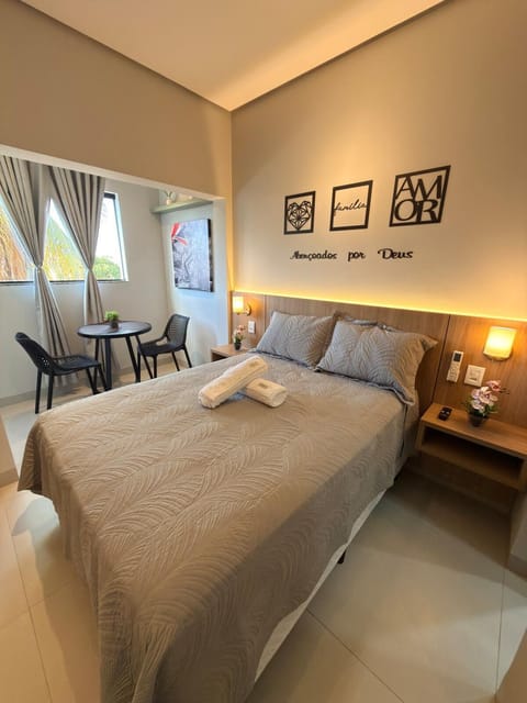 Living room, Photo of the whole room, Seating area, Bedroom, towels