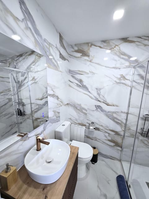 Bathroom, washing machine