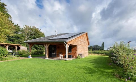 Property building, Garden, Balcony/Terrace