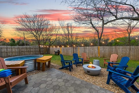 Patio, Garden, Swimming pool, fireplace