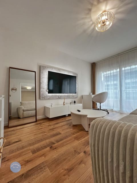 Communal lounge/ TV room, TV and multimedia, Living room, Seating area