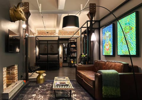 Communal lounge/ TV room, TV and multimedia, Living room, Seating area