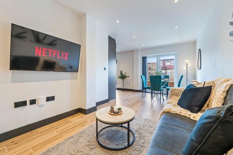 Communal lounge/ TV room, TV and multimedia, Living room, Seating area