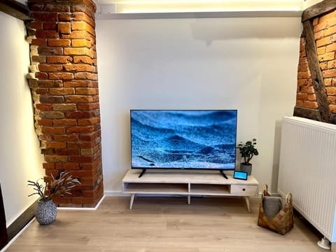 Communal lounge/ TV room, TV and multimedia, Evening entertainment