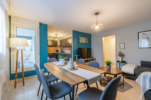 TV and multimedia, Seating area, Meals